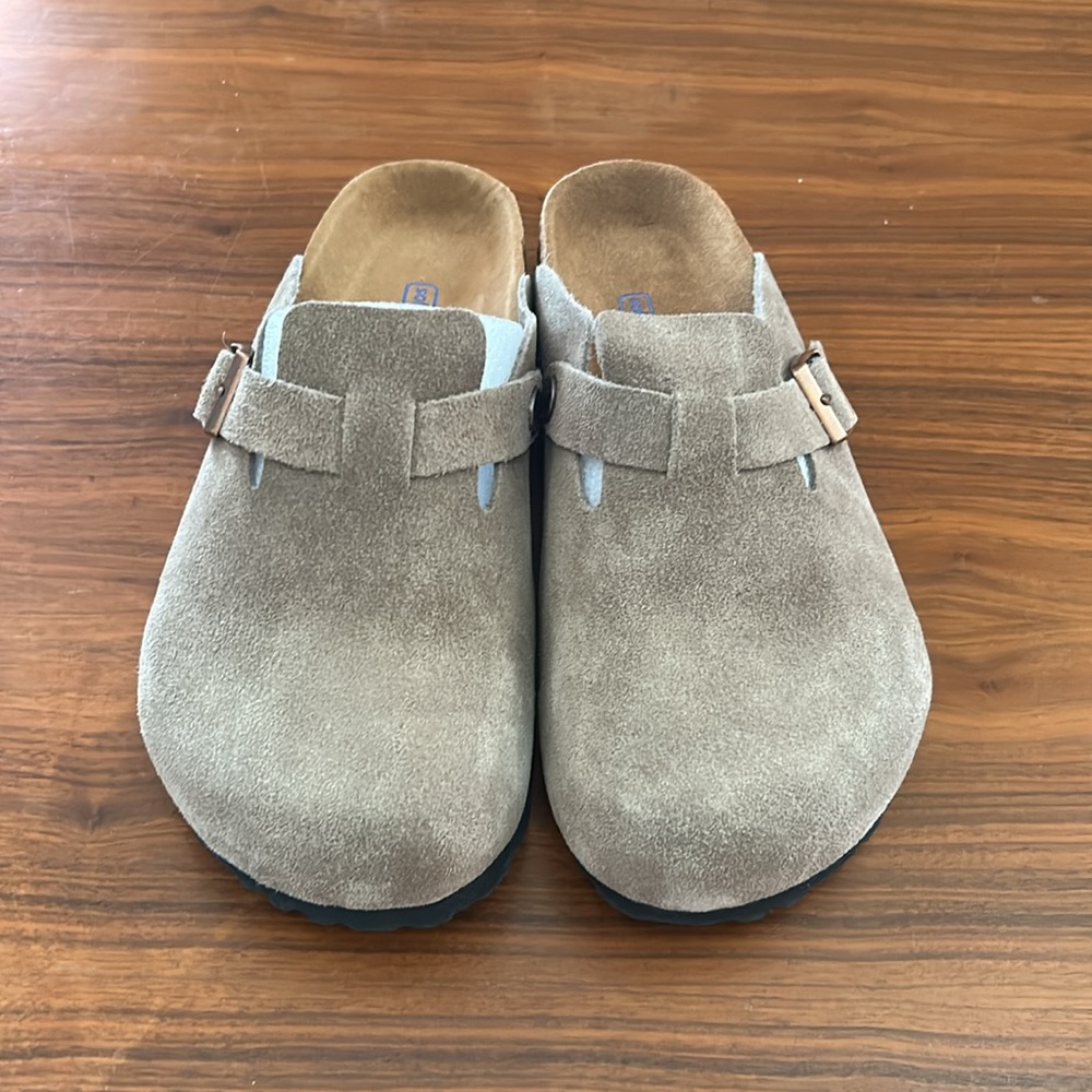 Birkenstock Women’s Suede Clogs - Taupe